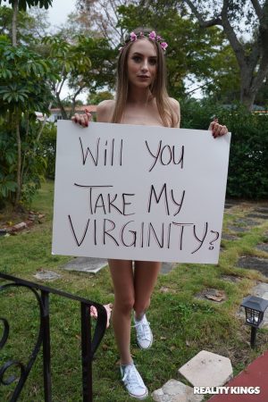 Skinny brunette Kyler Quinn loses her virginity on Valentines day