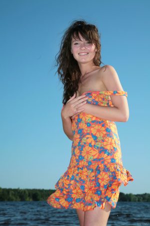 Amateur girl Ksucha B doffs her flowery dress & flaunts her body on the beach