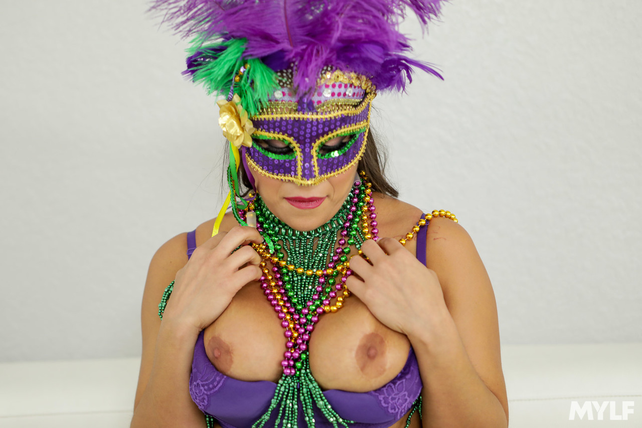 Big titted pornstar in a carnival outfit Carmela Clutch gets her twat stuffed